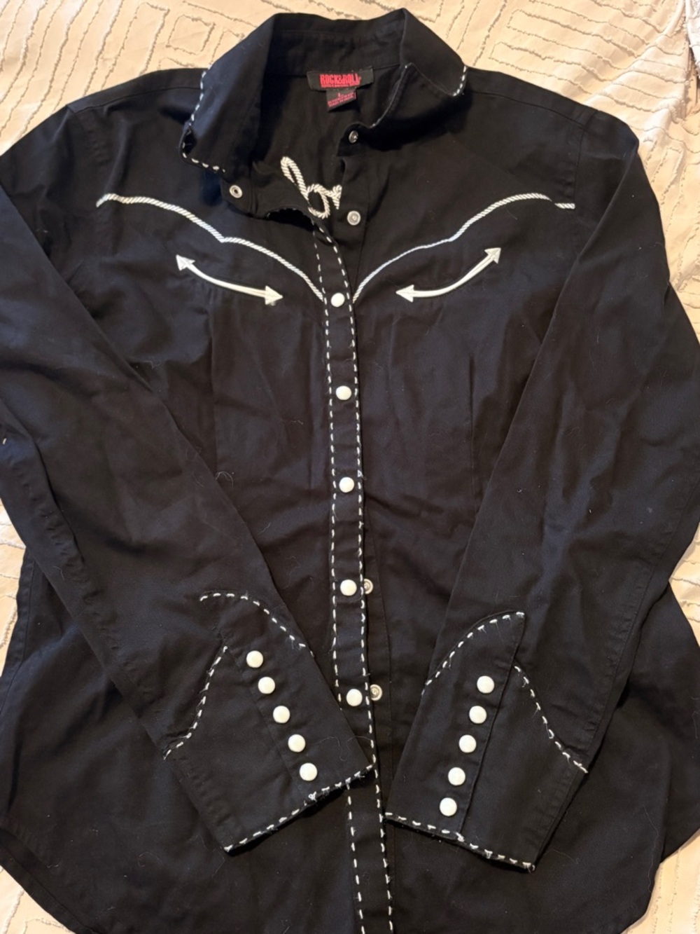 Womens Black Western Embroidered Button-Front pearlsnap